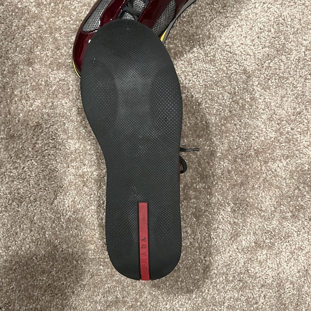 Prada - Picture 3 of 4